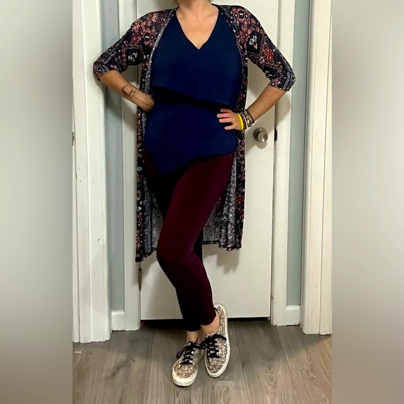 Like perfect shape Ladies Maurice’s - burgundy jeggings size Medium - Picture 9 of 15